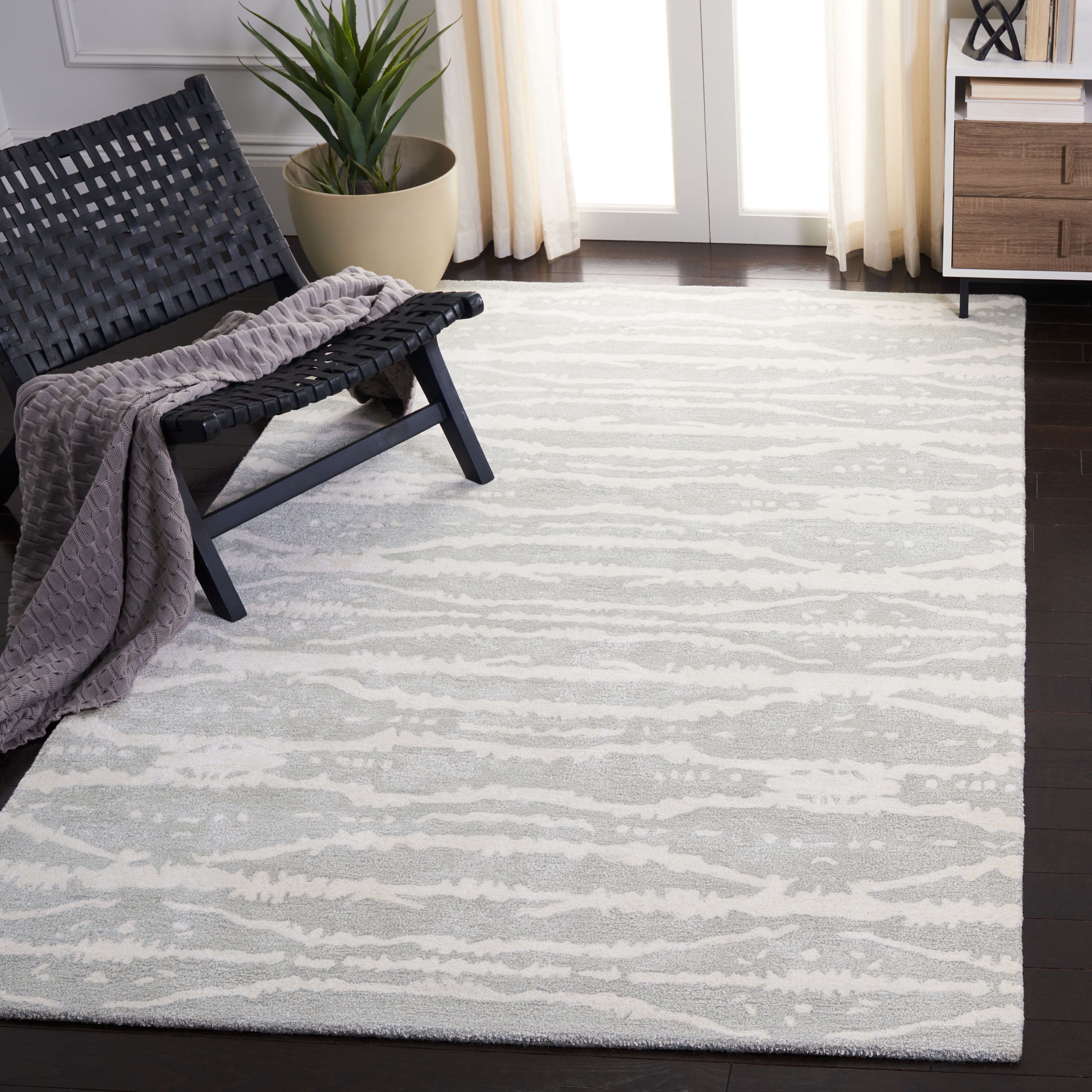 SAFAVIEH Soho Kiaran Abstract Area Rug, Light Grey/Ivory, 3'6" x 5'6"