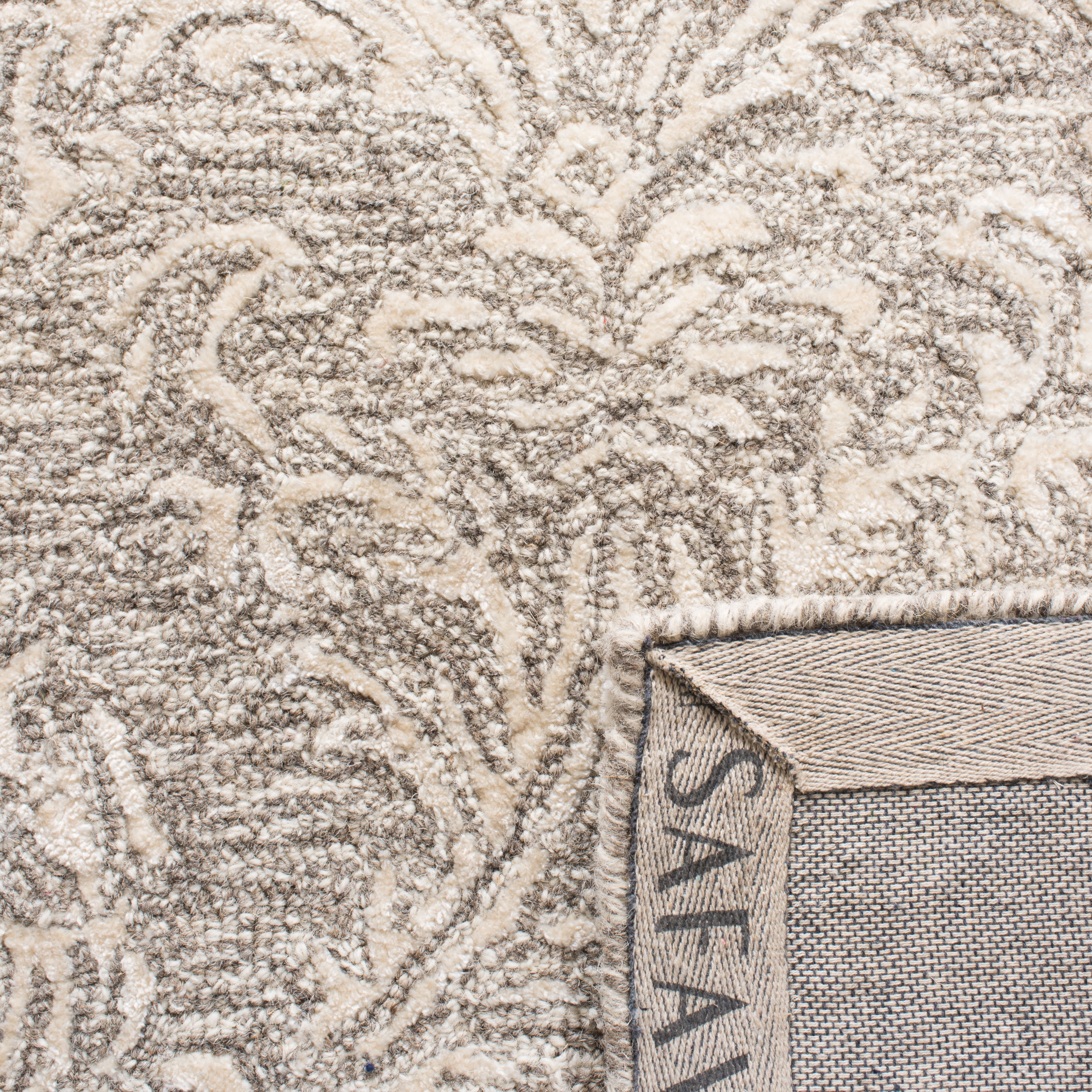 SAFAVIEH Glamour Tiana Damask Area Rug, Grey/Ivory, 5' x 8'