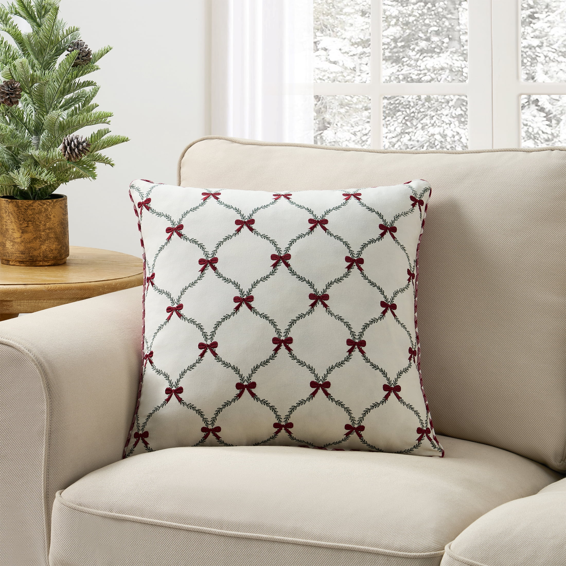 My Texas House 18" x 18" White/Red Ogee Embroidered Decorative Pillow Cover
