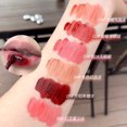 thumbnail image 3 of Brillo de labios con forma de corazón de COCO rosa, gelatina rellenadora, líquido hidratante brillante, acabado de espejo, maquillaje de tinte de labios no pegajoso de larga duración, 3 of 5