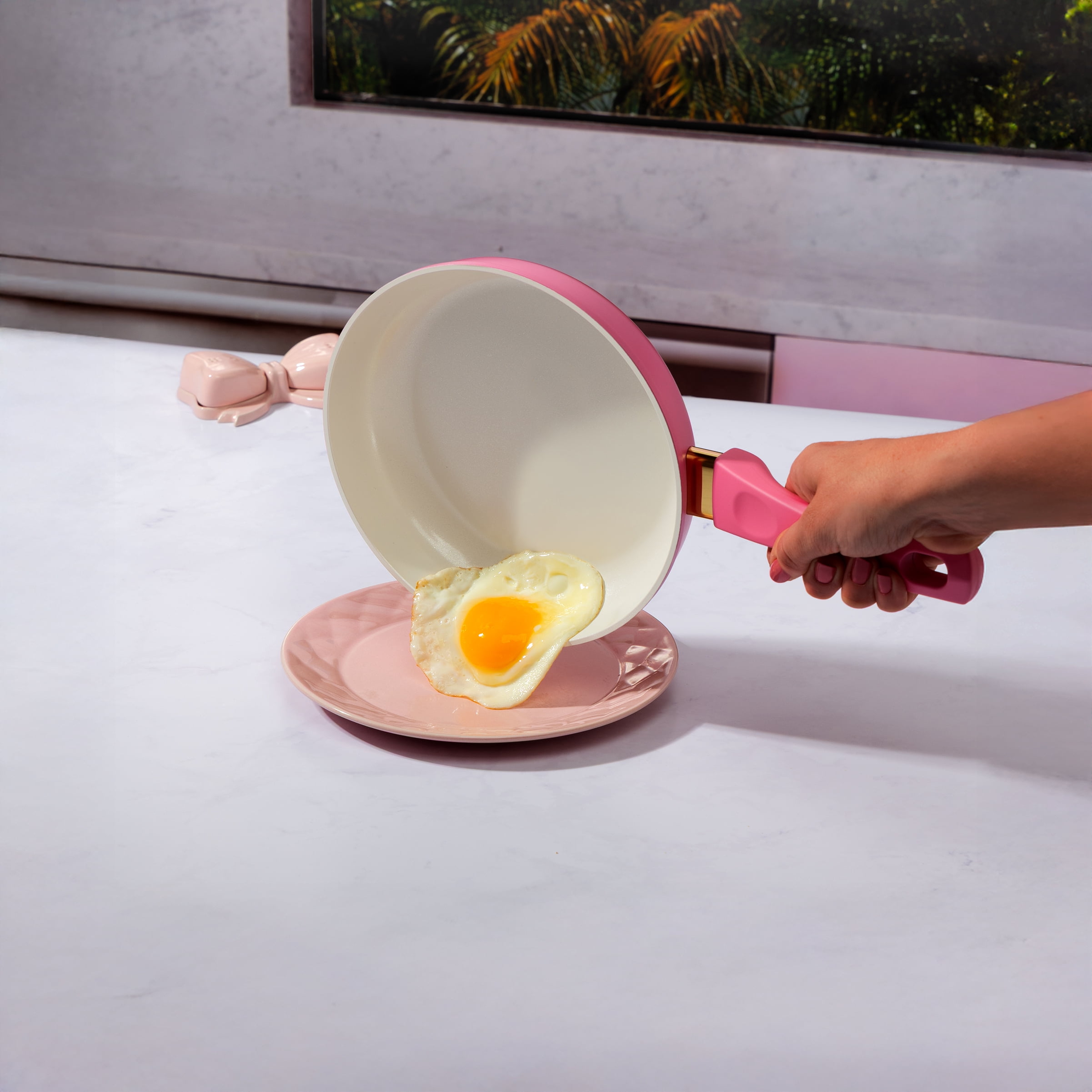 Paris Hilton 8-Inch Ceramic Nonstick Fry Pan, Cast Aluminum, Clean Ceramic Nonstick Coating, Dishwasher Safe, Pink