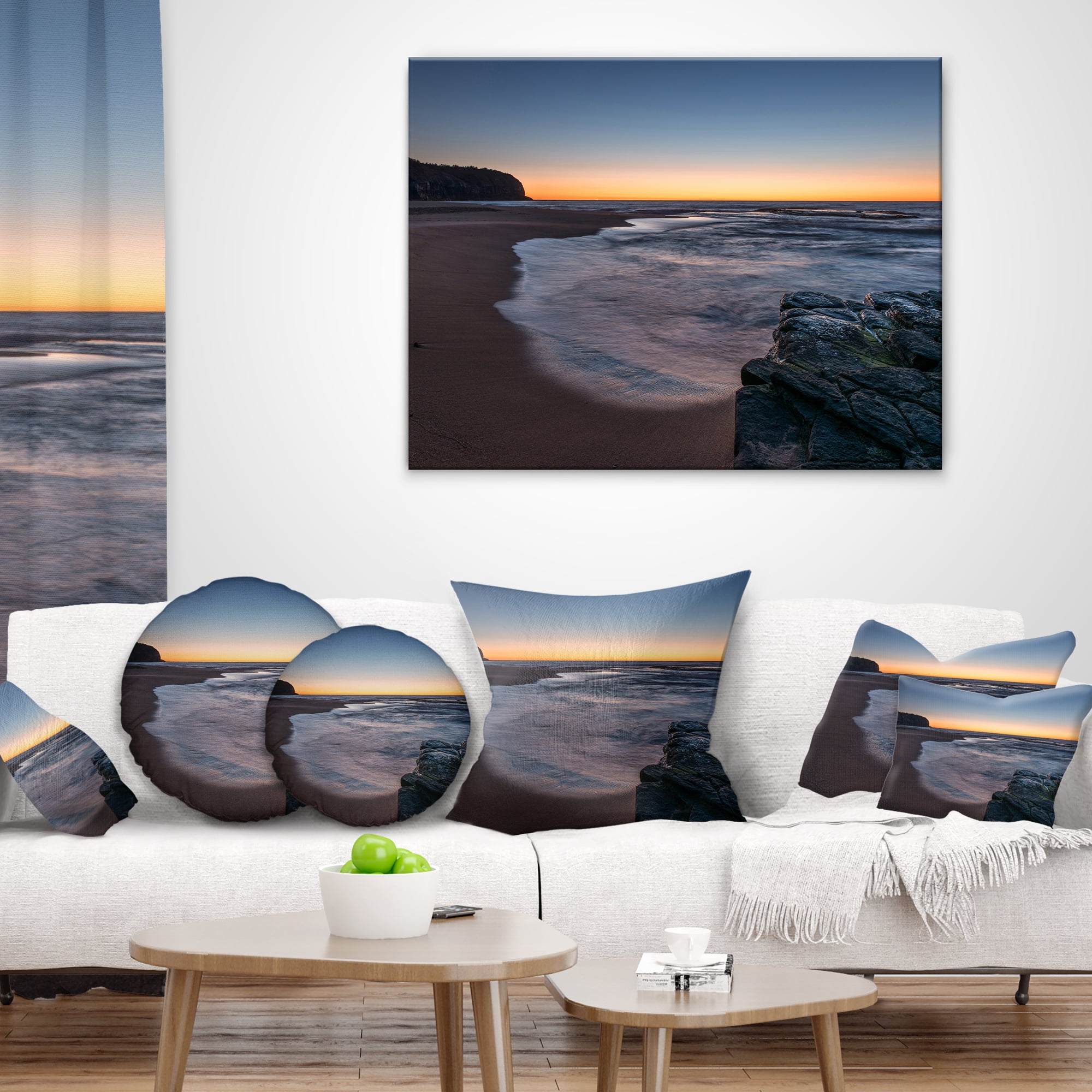 Designart Sunrise at Sydney Over Sea - Seascape Throw Pillow - 16x16
