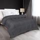 thumbnail image 4 of Ropa de cama Edredon Utopia para todas las estaciones, plumón, color gris Alt King, x4, 4 of 7