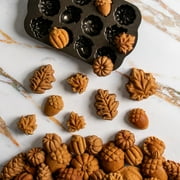 Nordic Ware Autumn Delights Cakelet Pan