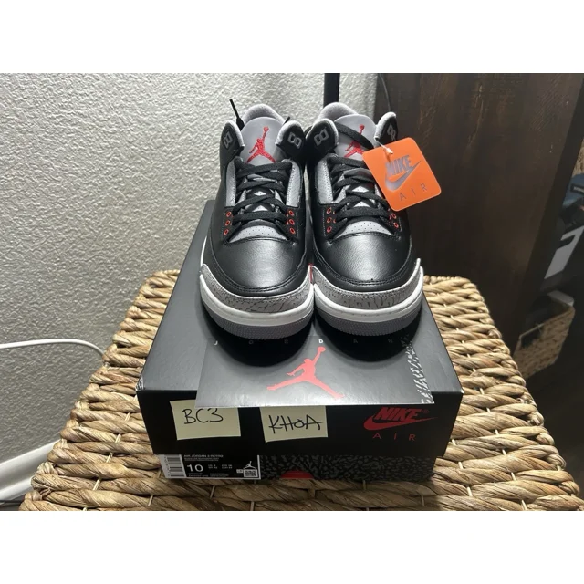 Ni - ke New Men Ni - ke Jordan Retro 3 Black Cement III Size 10