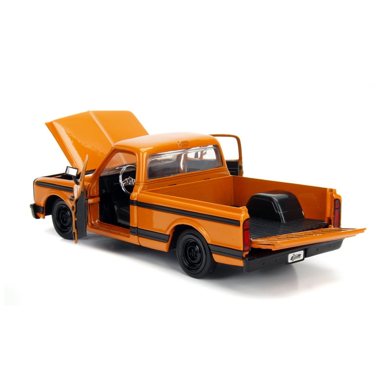 Just Trucks 1:24 1972 Chevy Cheyenne Die-cast Car Orange Black