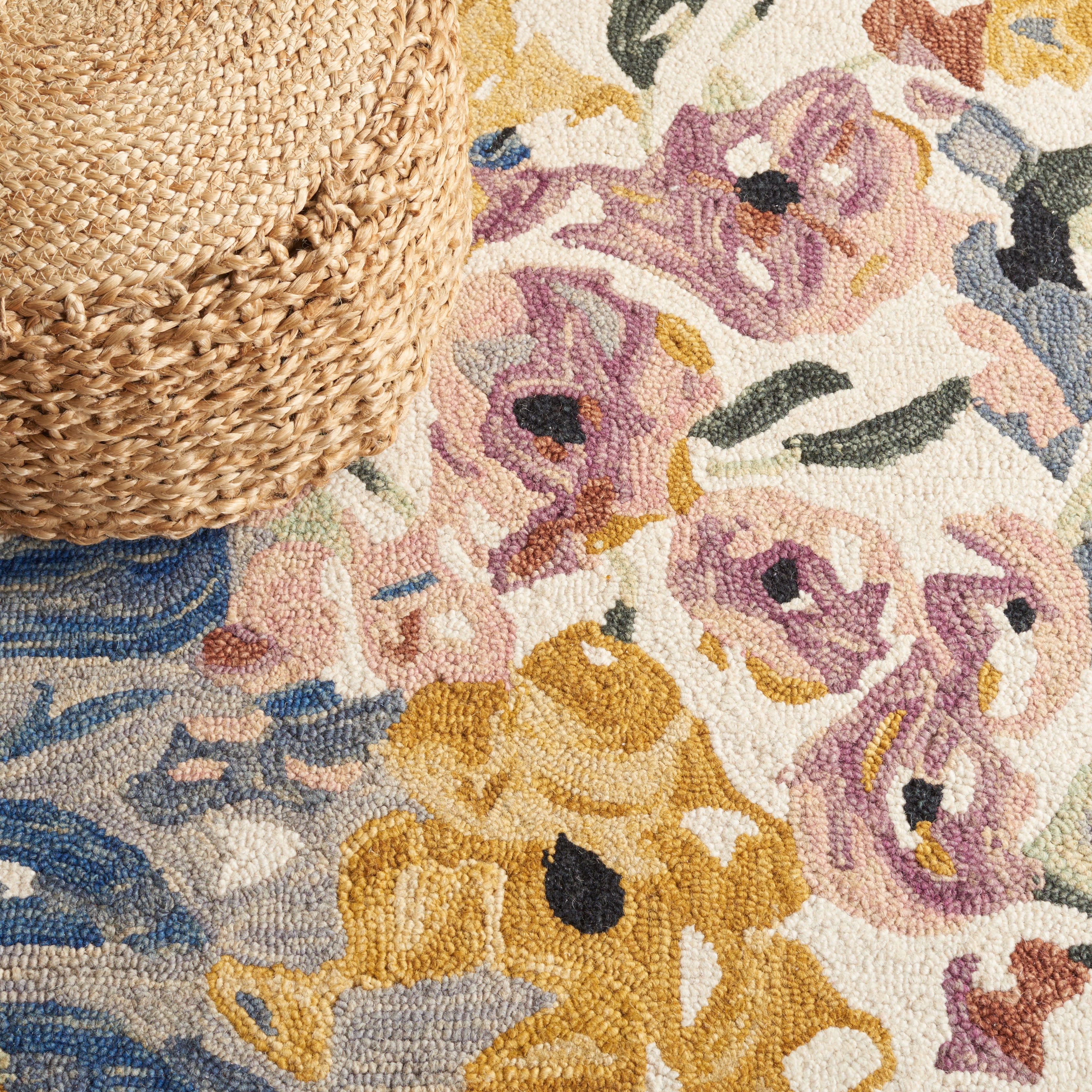 SAFAVIEH Jardin Constance Floral Area Rug, Ivory/Pink, 6' x 6' Square
