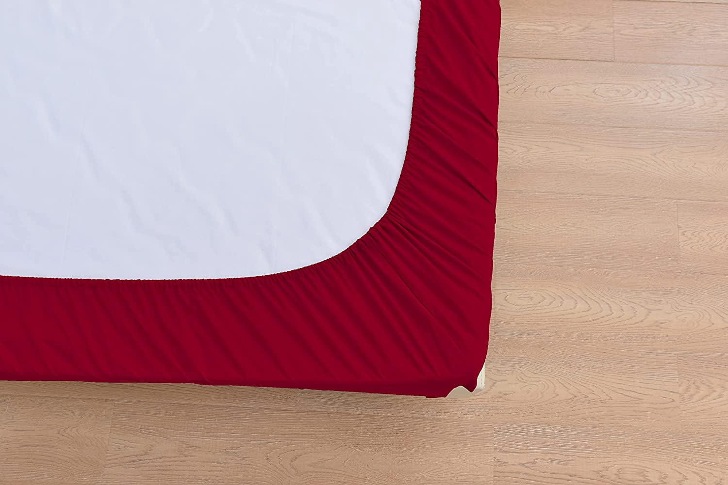the Season Essentials Wrinkle Free Sheet Sets with Deep Pockets & Stain Resistant, 4 pc, 1800 Thread Count Bamboo Based – Red, Split King