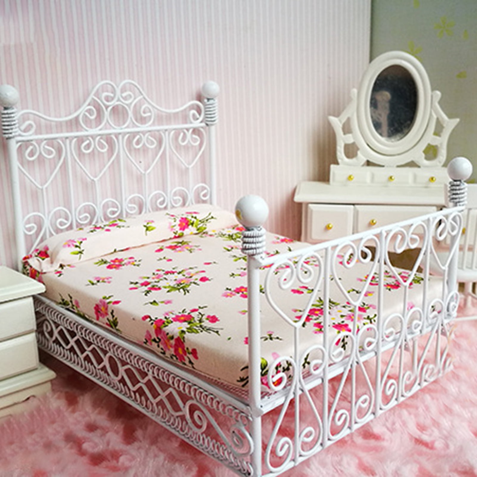 1:12 Dollhouse Miniature Metal Floral Double Bed for Bedroom Furniture Decor