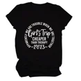 thumbnail image 2 of Camiseta holgada de manga corta con cuello redondo y diseño de cuello redondo para mujer, estilo informal, con la frase "Girls Trips Cheaper Than Letters", 2 of 4