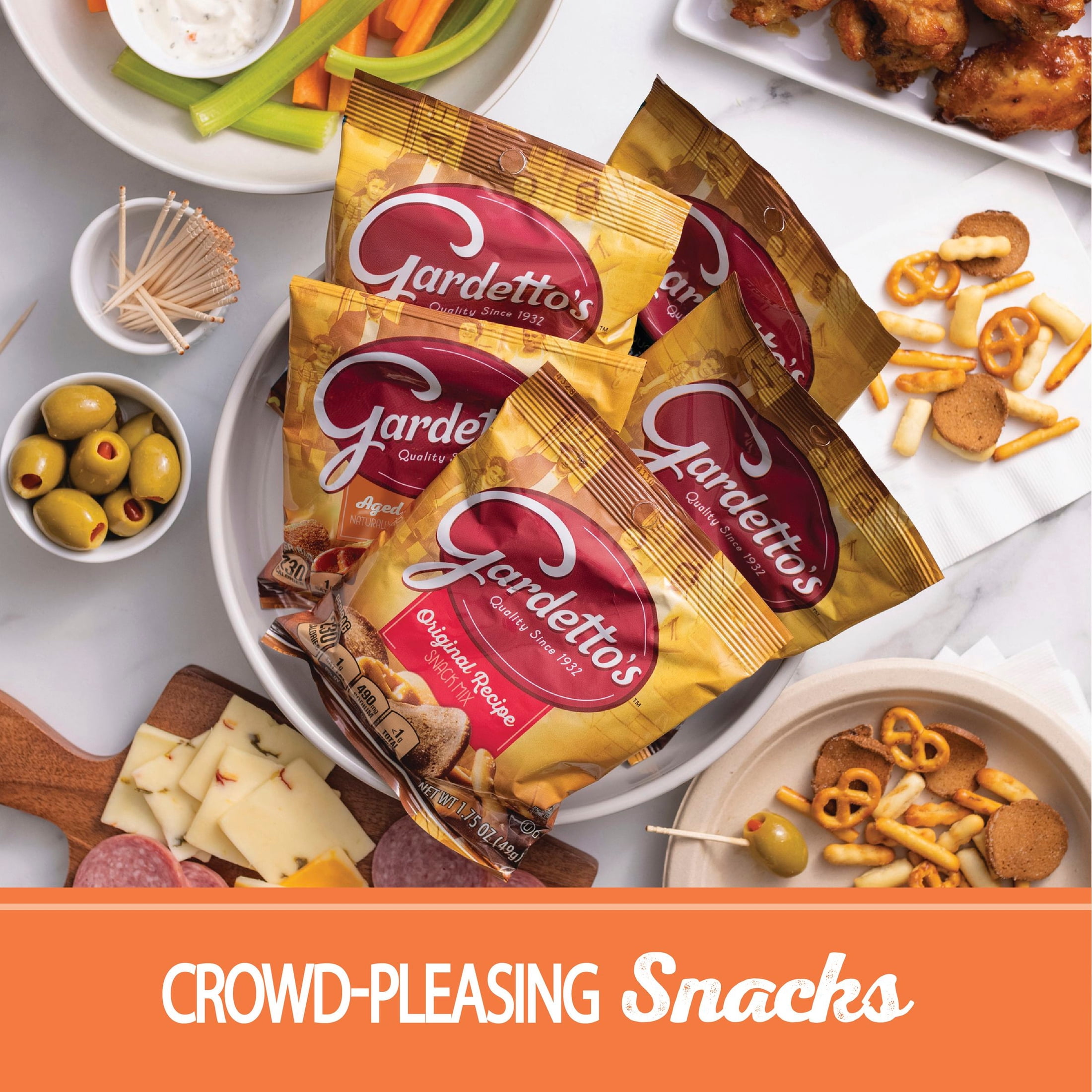 (4 pack) Gardetto's Snack Mix, Aged Cheddar, Family Size Pub and Party Mix, 14.5 oz Bag