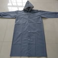 thumbnail image 4 of Chaqueta impermeable larga para hombre y mujer de EE. UU., impermeable con capucha y botones, impermeable de una pieza de EVA para exteriores,Rosa, 4 of 5
