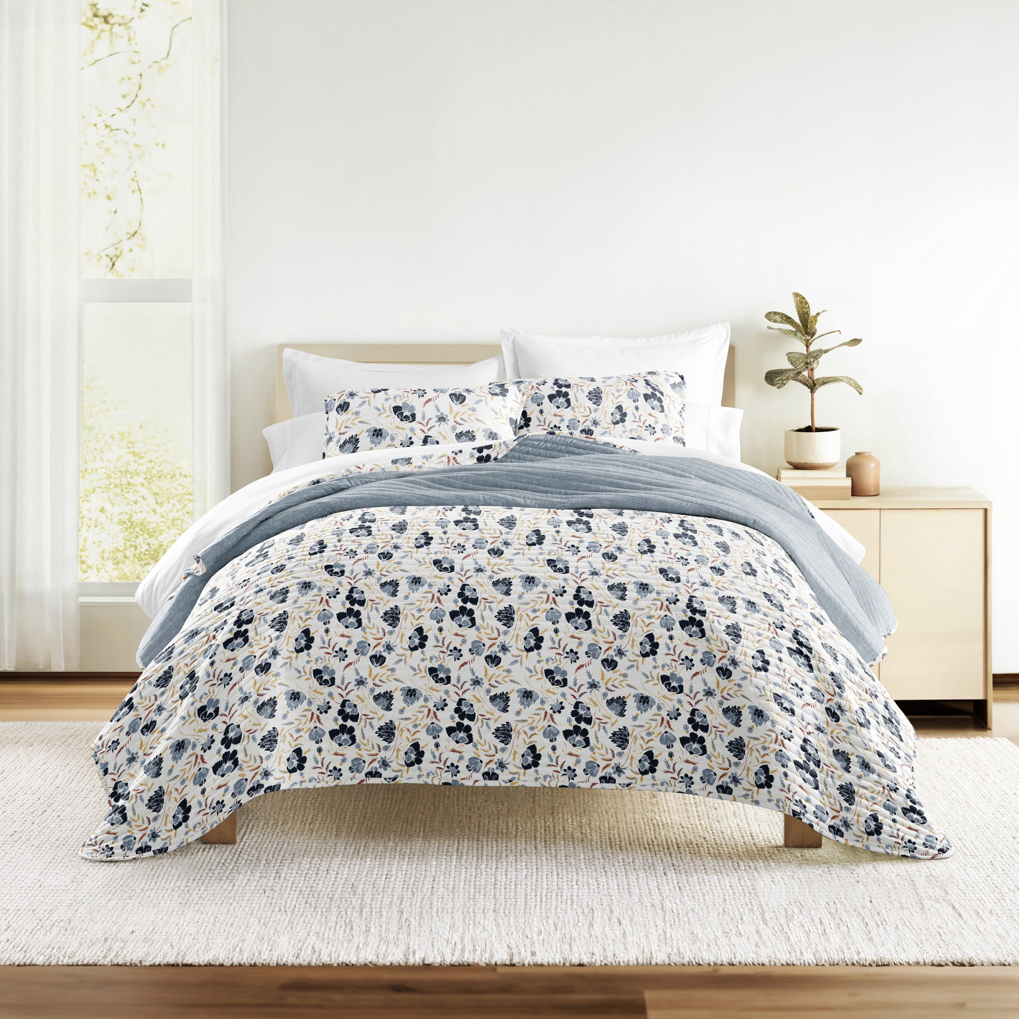 Lightweight Quilt Sets - Wrinkle Free - Coverlet French Jacobean Floral Light Blue by Comfort Canopy
