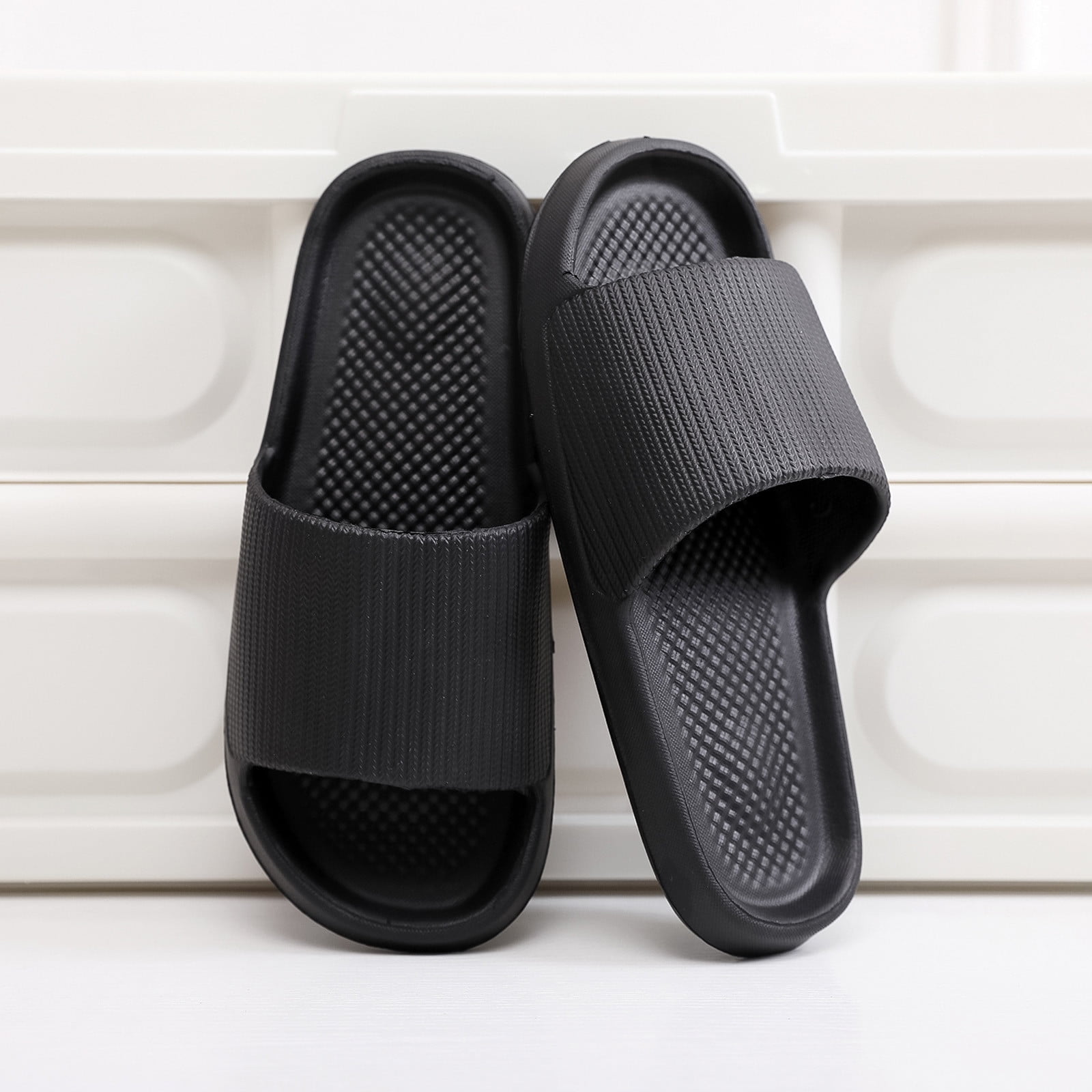 nike house shoes men