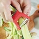 thumbnail image 5 of Pelador profesional, herramienta de cocina de acero inoxidable para cortes precisos, cuchillas giratorias de acero inoxidable, pelado sin esfuerzo y removedor de ojos de papa incorporado, juego de, 5 of 5