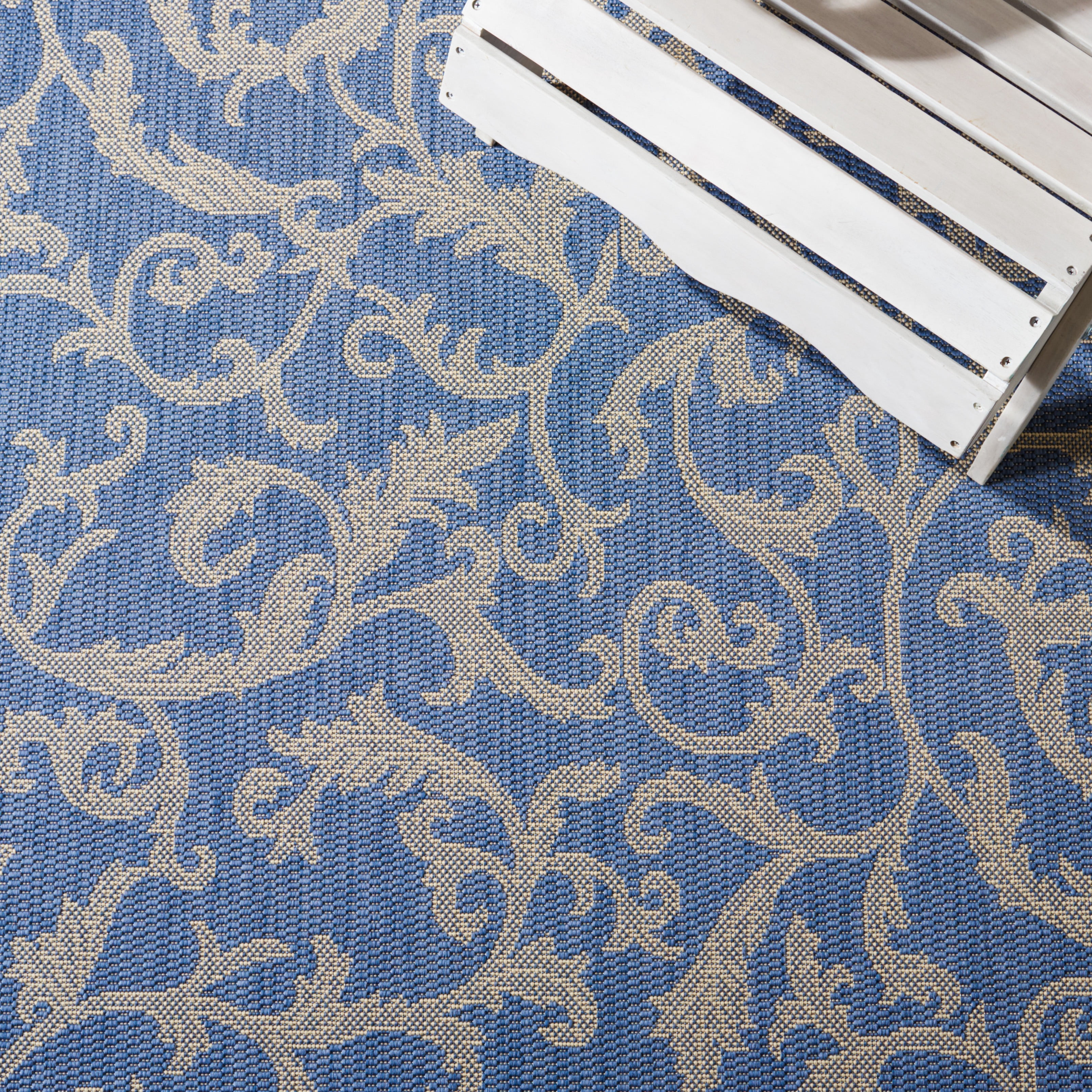 Safavieh Courtyard Kevin Floral Indoor/Outdoor Runner Rug, Blue/Natural, 2'3" x 14'