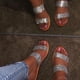 thumbnail image 5 of Sandalias planas con punta abierta y diamantes de imitación para mujer, sandalias cómodas, sandalias informales cómodas para la playa Wmkox8yii ytu537, 5 of 6