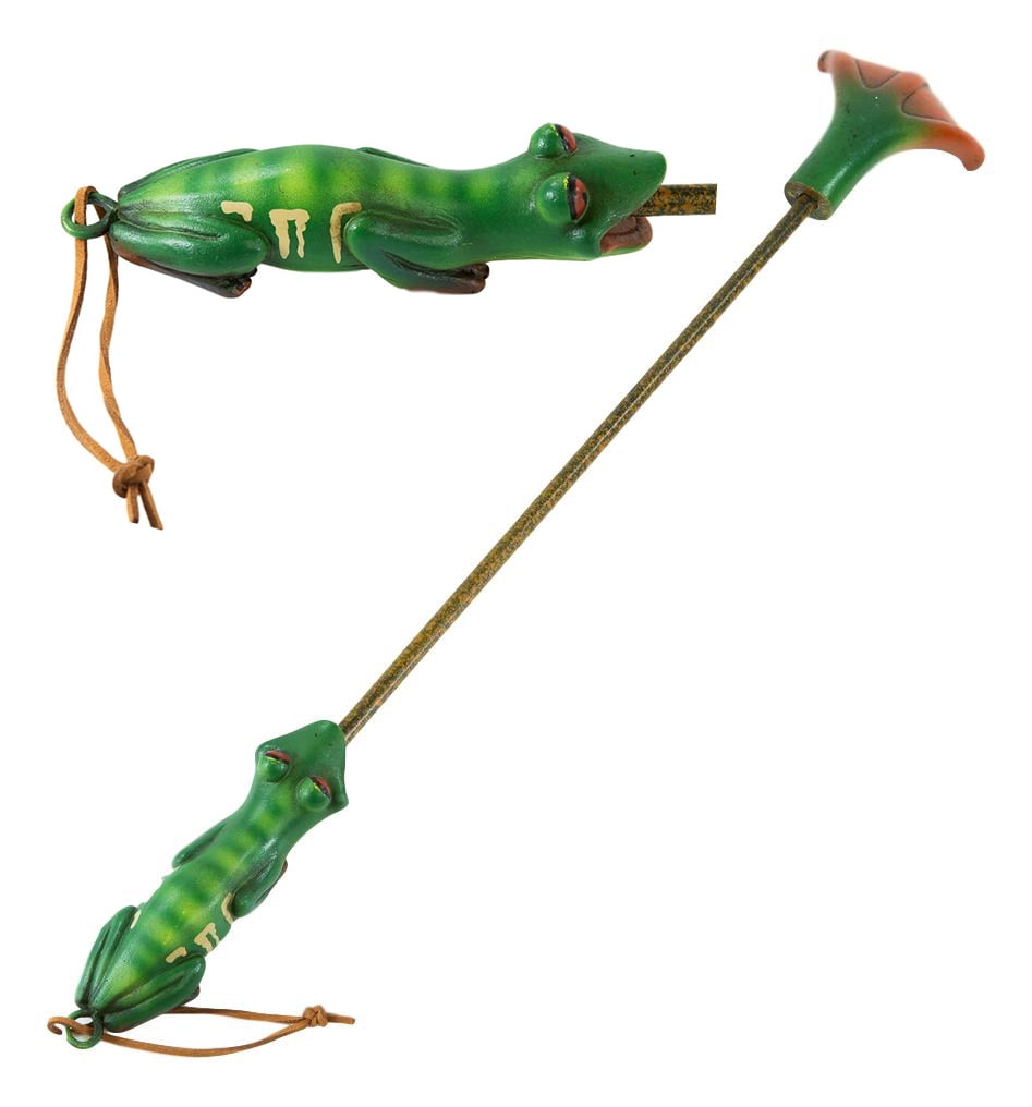 Toad Frog With bed Feet Long Reach Hand Back Itch Scratcher Figurine
