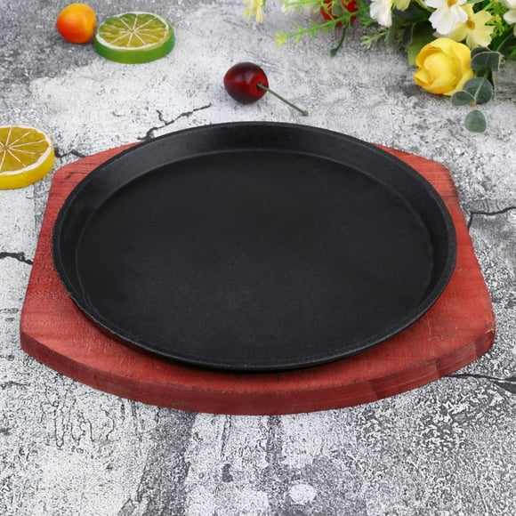 1Pc 19cm Cast Iron Steak Plate Fajita Pan with Wooden Tray Steak Griddle Serving Steak Tray Barbecue Grill Dish Sizzle Griddle Pan Random Style