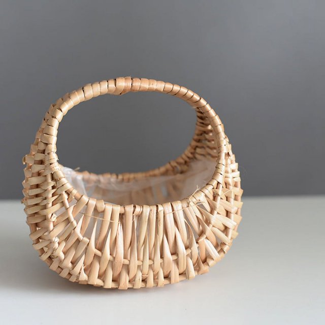 Cesta de flores de ratán con asa, cestas de almacenamiento de mimbre pequeñas hechas a mano, cesta de niña de las flores para decoración de pared de boda, jardín y hogar