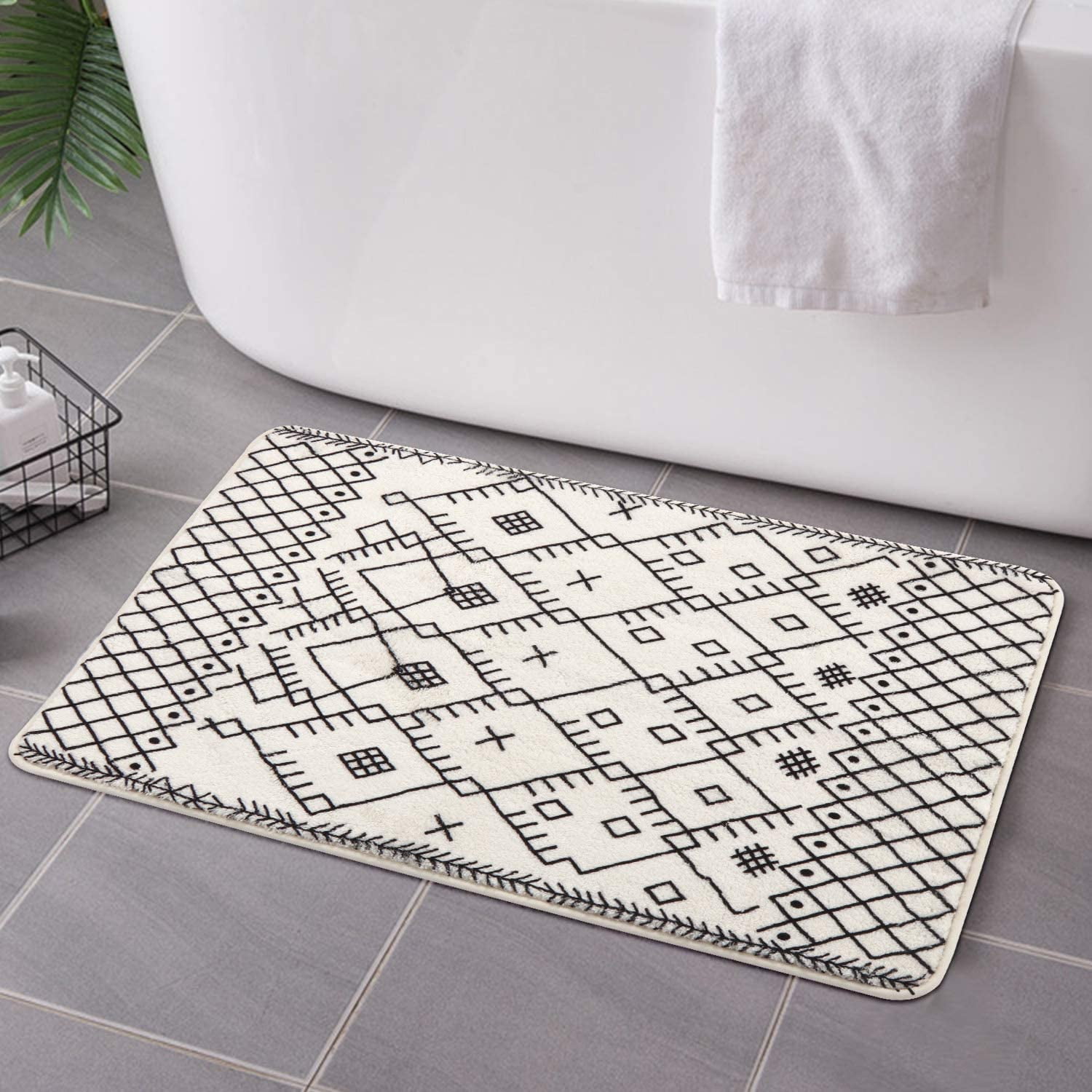 Leavenworth Polyester Anti-Skid Bath Mats, Hand Woven Luxury Rectangle Non Slip Bathroom Rugs Eider & Ivory Color: Charcoal, Size: 18 x 54