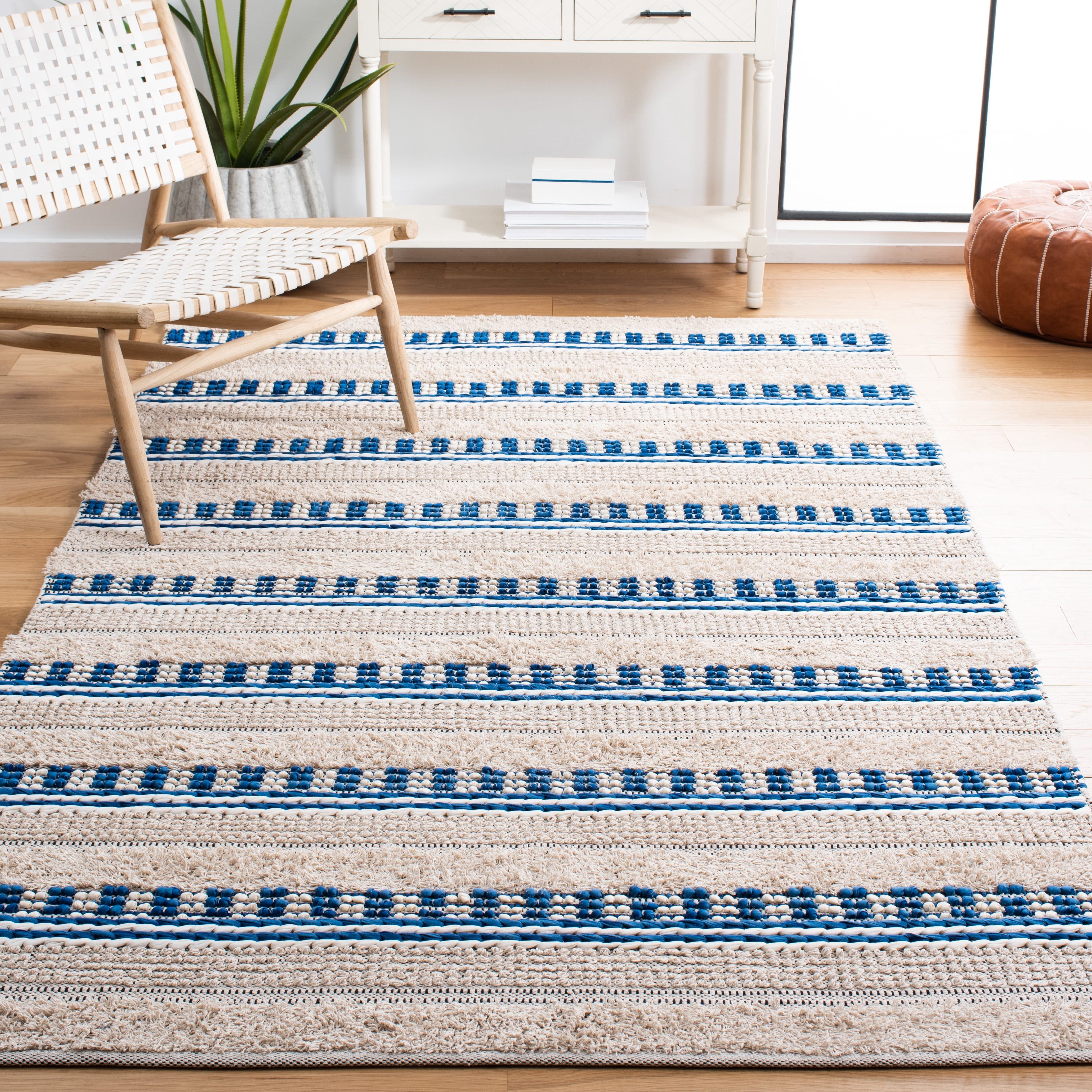 SAFAVIEH Natura Ermintrude Striped Cotton Area Rug, Beige/Navy, 5' x 8'