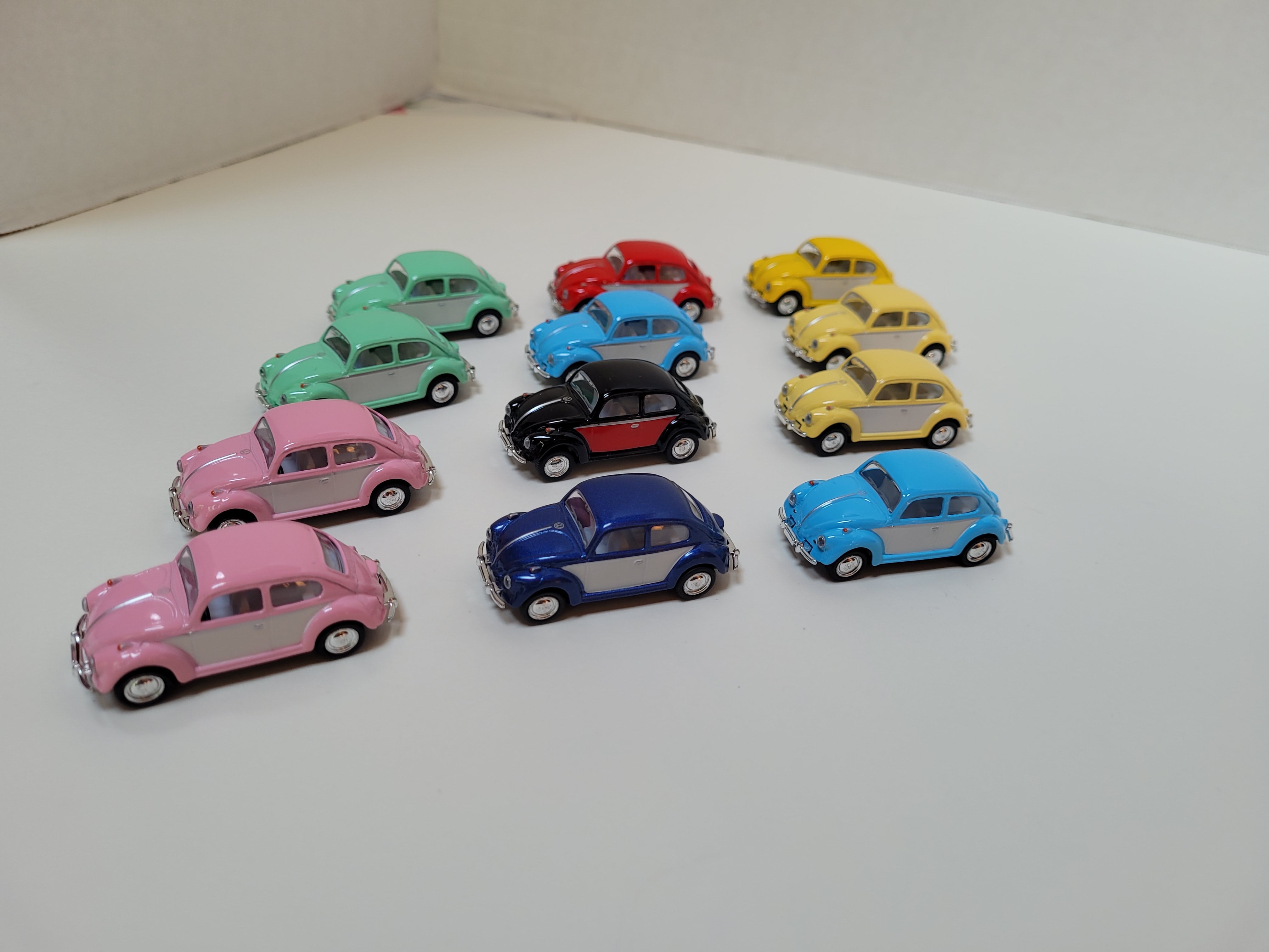 Kinsmart 1967 Volkswagen Beetle W/ Flowers Decal Diecast Model - Foto 8