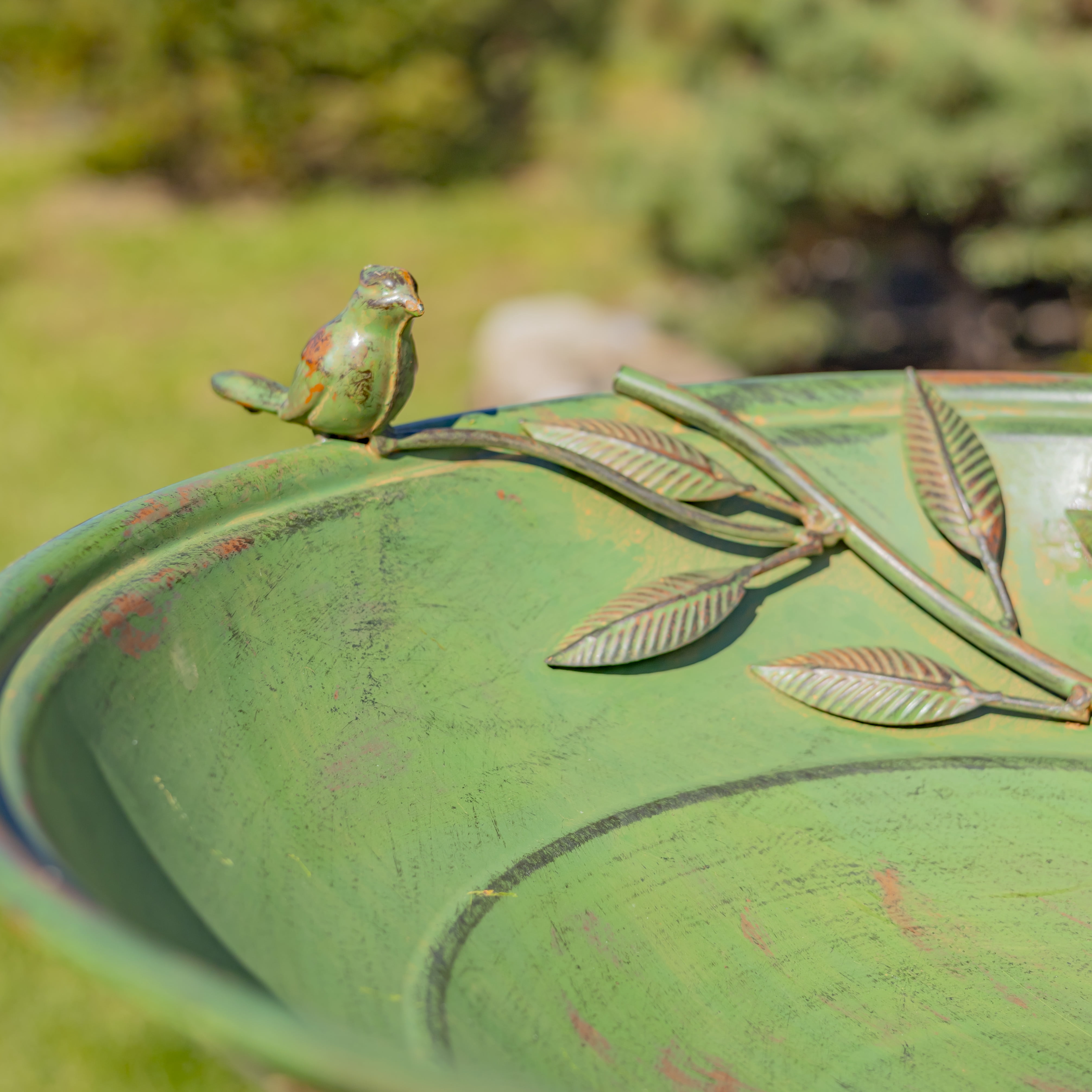 Zaer Ltd. Deep Well Made Metal Birdbath with 2 Cast Iron Birds and Leaf Decoration (Antique Green)