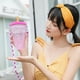 thumbnail image 4 of Straw Cup Cute Fruit Design Aislamiento Térmico Botella De Agua Con Correa Para El Hombro Hombro A Prueba De Fugas Contenedor De Agua Para Niños Al Aire Libre Niños seitruly HA026788-01, 4 of 6