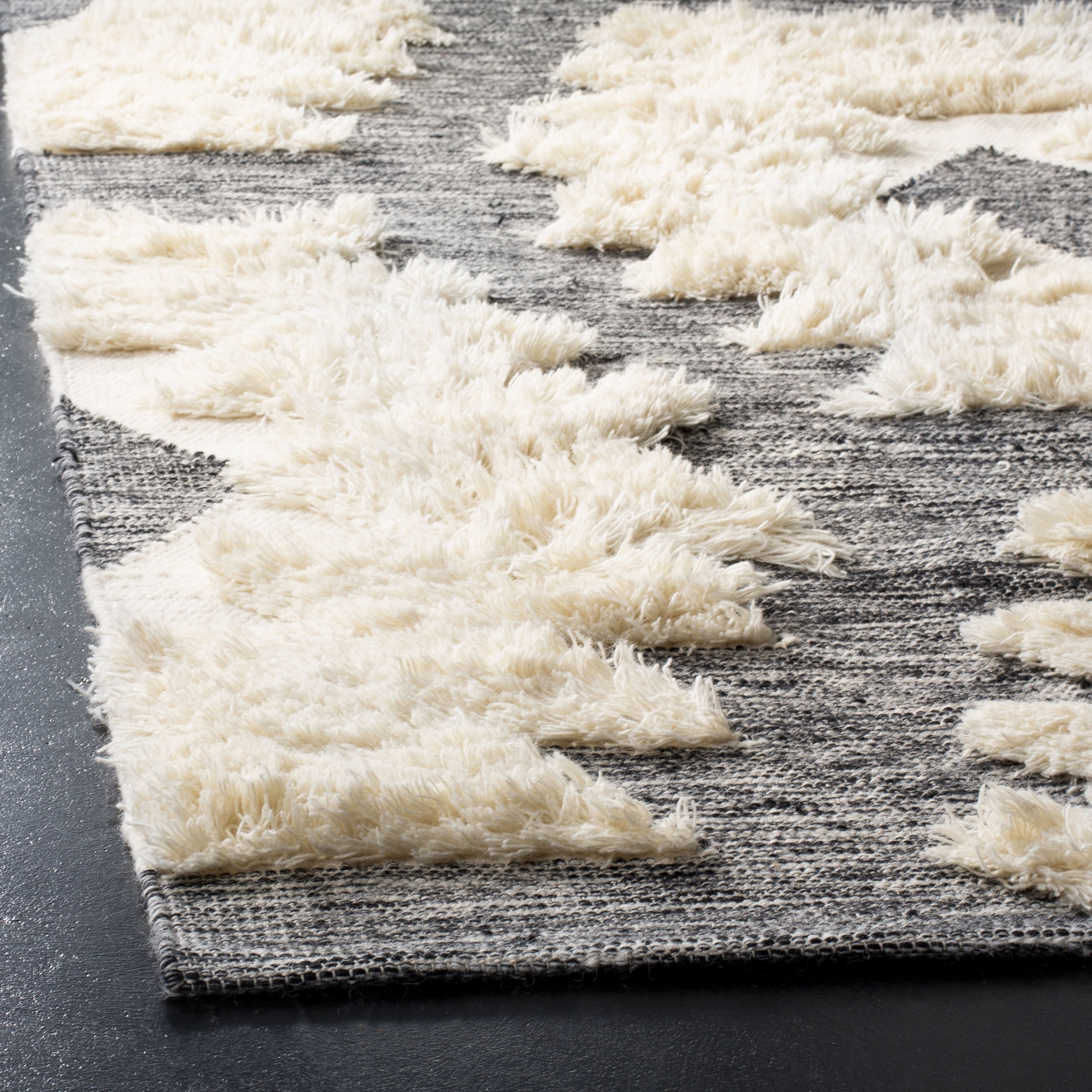 SAFAVIEH Kenya KNY452Z Handwoven Black / Ivory Rug