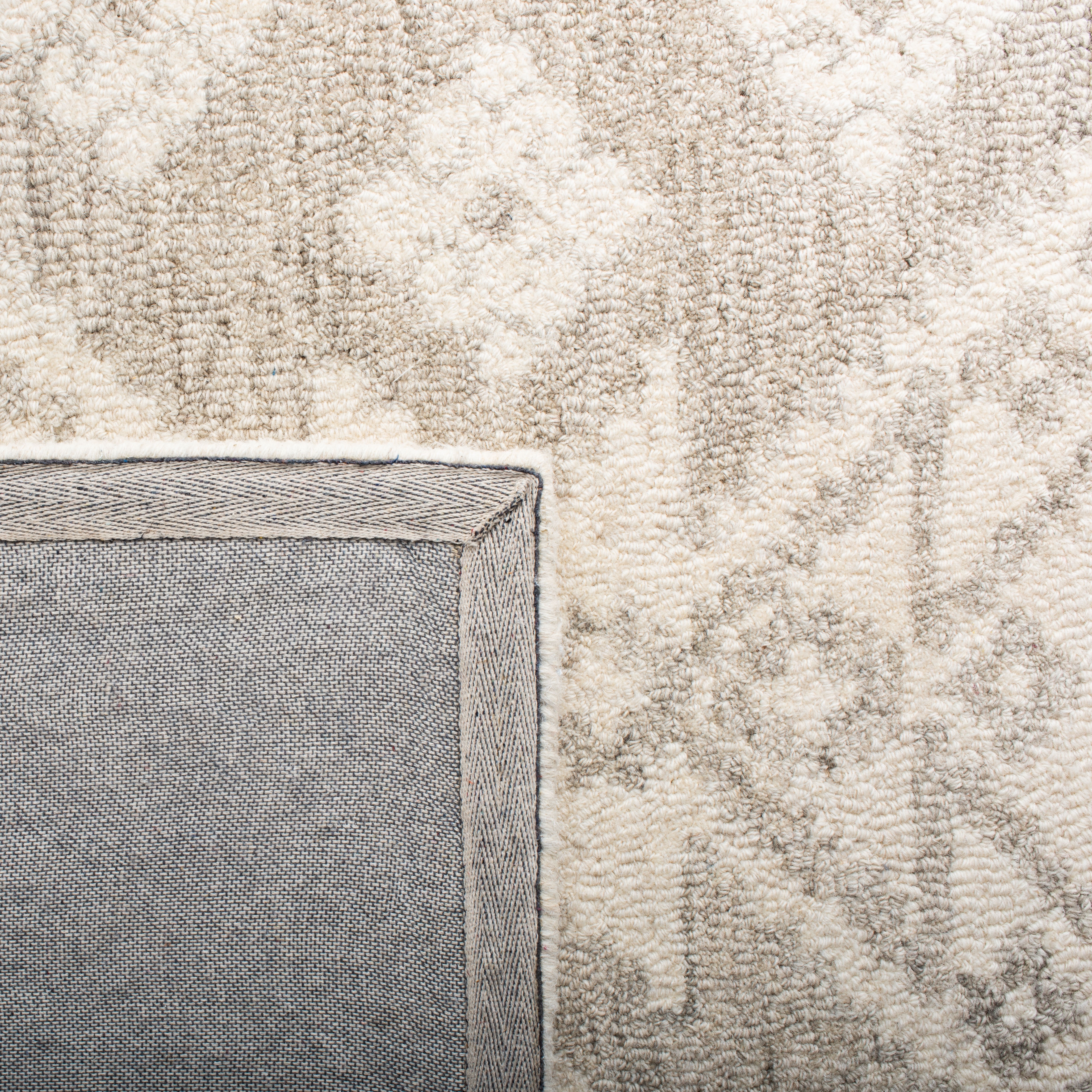 SAFAVIEH Micro-Loop Winona Geometric Striped Area Rug, Ivory/Beige, 5' x 5' Square