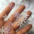 thumbnail image 5 of 300 piezas/bolsa de 2 cm de copos de nieve navideños, confeti artificial, parche de copo de nieve falso, adornos para árbol de Navidad para suministros de decoración para fiestas en el hogar, 5 of 5
