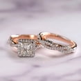 thumbnail image 1 of Anillo de tres piezas con circonitas brillantes con separación de color en oro rosa Wmkox8yii fajkfhkj3298, 1 of 3
