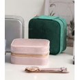 thumbnail image 5 of Organizador de joyas de viaje de terciopelo de felpa | Estuche de viaje con compartimento para pendientes, collares y ranura para anillos | Estuche de viaje para joyas resistente a arañazos, 5 of 5