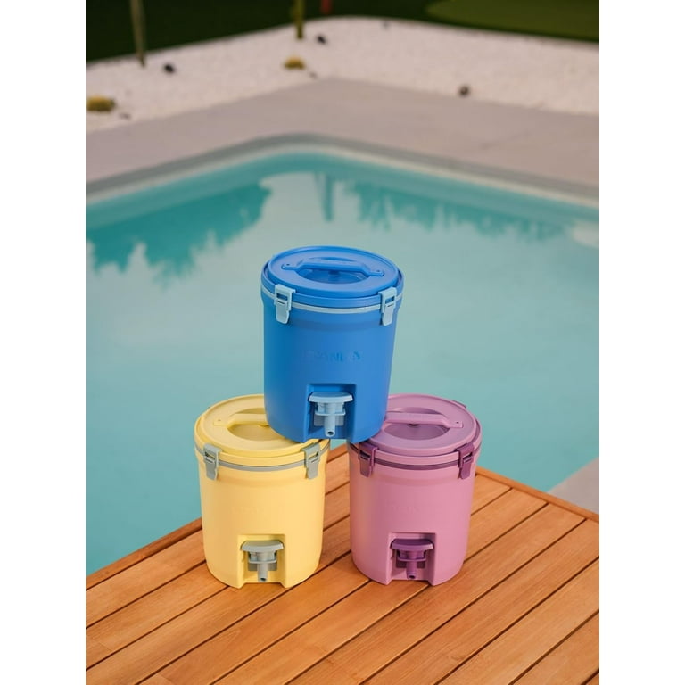 Adventure 2 Gallon Fast Flow Water Jug, Ice Water Dispenser