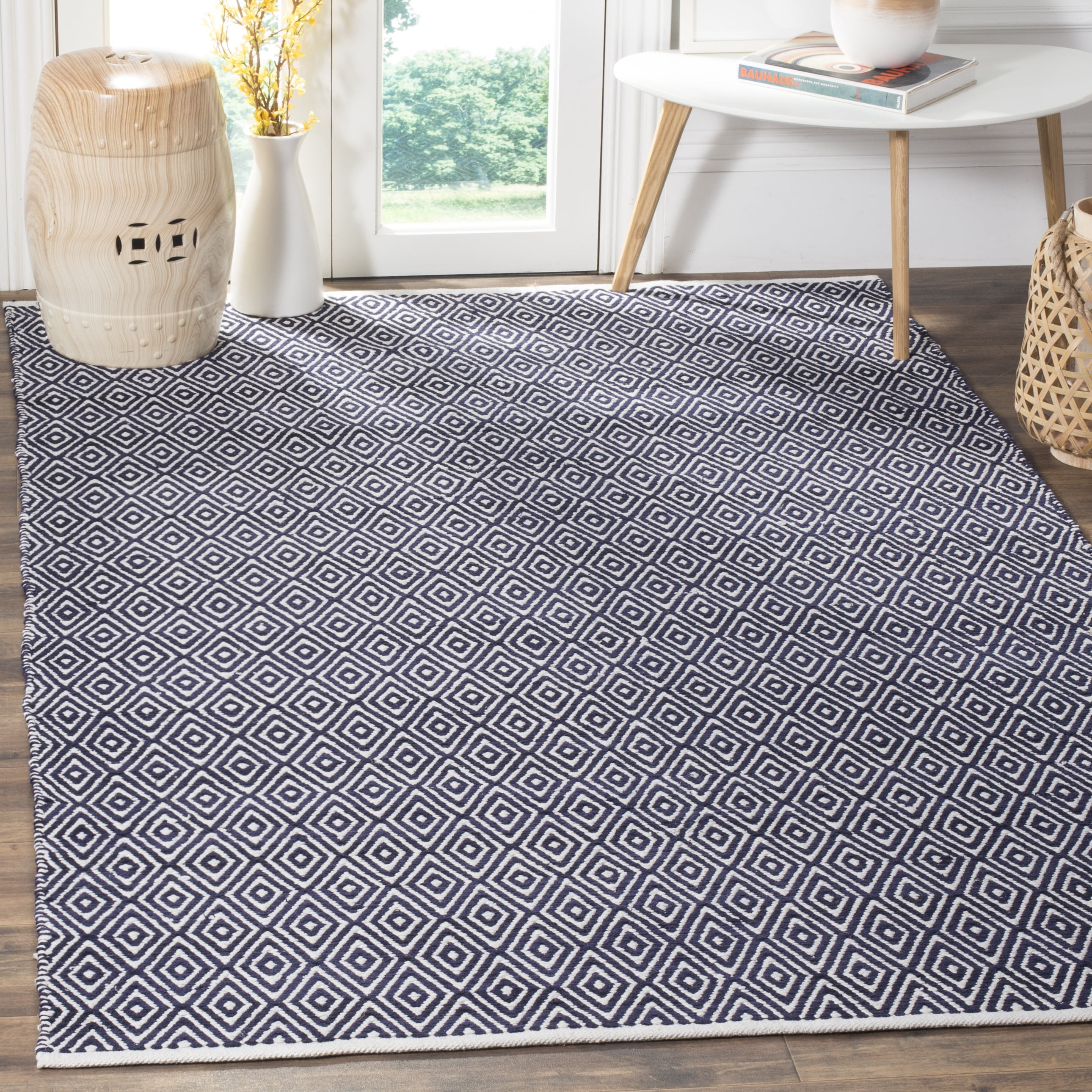 SAFAVIEH Boston Victoria Geometric Cotton Area Rug, Navy, 3' x 5'