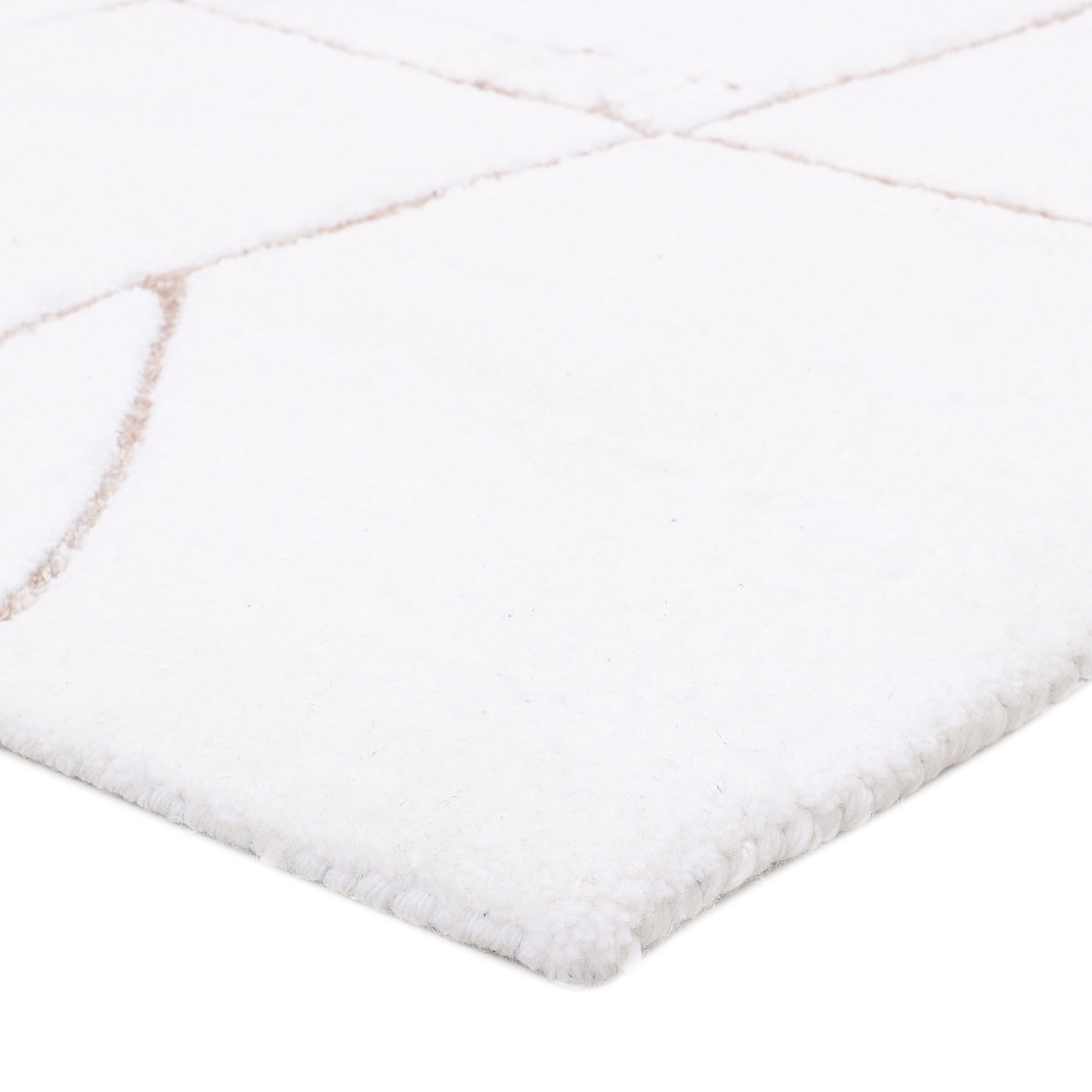 Better Homes & Gardens White Dharra Runner Rug 2.5x8 Hand Tufted Polyester