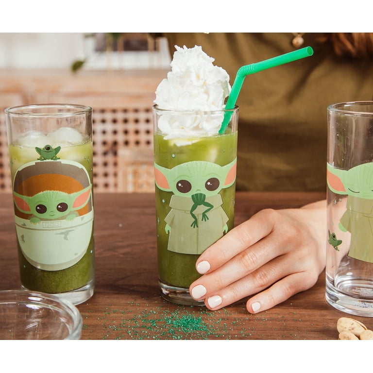 Star Wars The Mandalorian Grogu With Frog 10-Ounce Tumbler Glasses