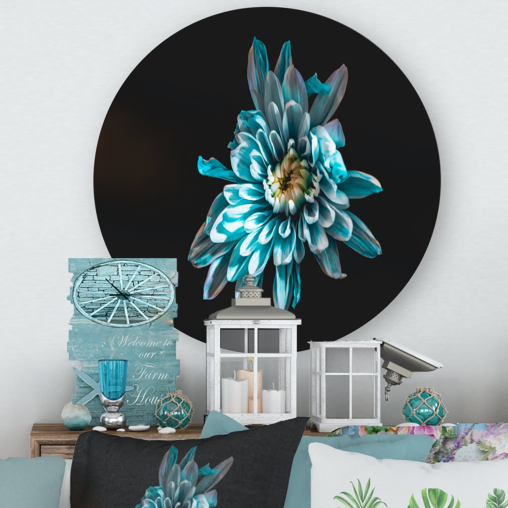 Designart 'Top View of White and Blue Flower' Traditional Circle Metal Wall Art 11x11 - Disc of 11