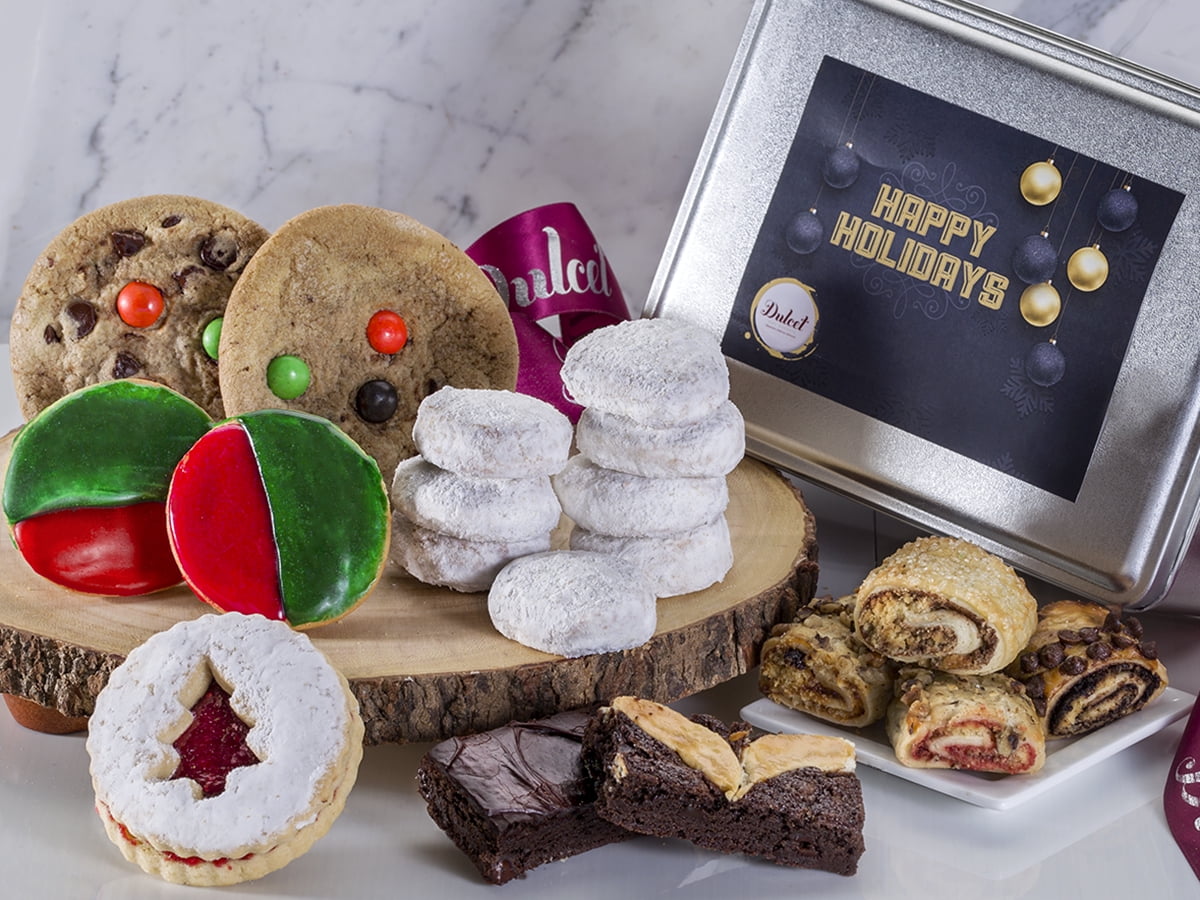 Dulcet Gift Baskets Christmas Gourmet Gift Basket Filled with Fresh