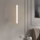 thumbnail image 5 of Aplique de pared LED moderno con cable | Iluminación interior blanca cálida para sala de estar, dormitorio y baño | Acabado metálico negro o blanco | 15 W de bajo consumo, 5 of 6
