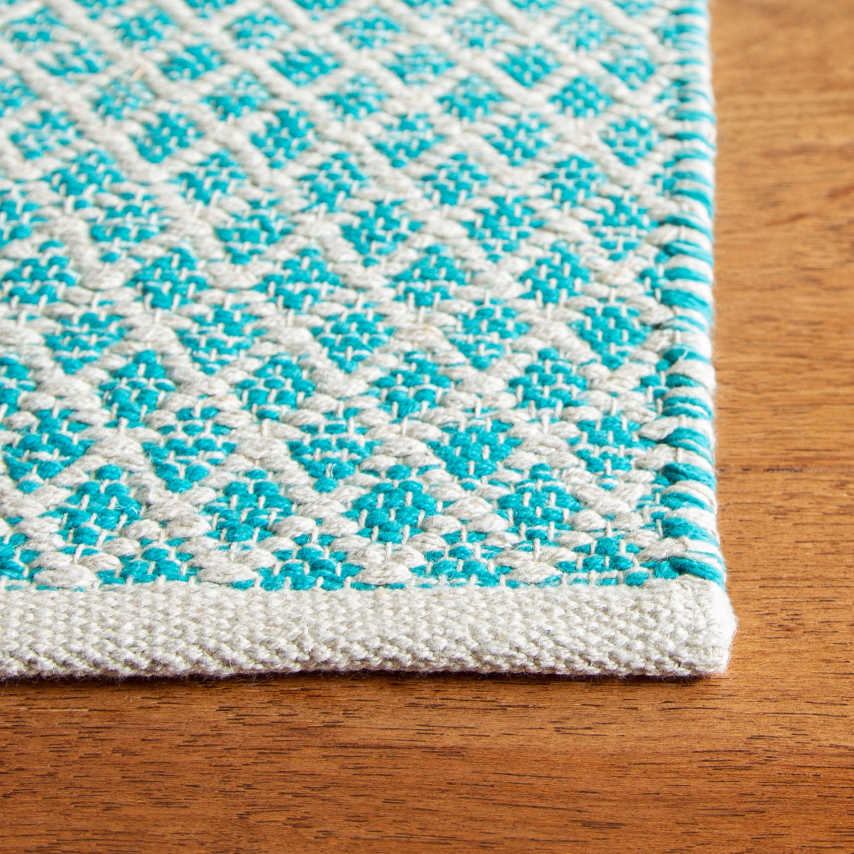 SAFAVIEH Montauk Vaughn Geometric Cotton Runner Rug, Turquoise/Ivory, 2'3" x 7'