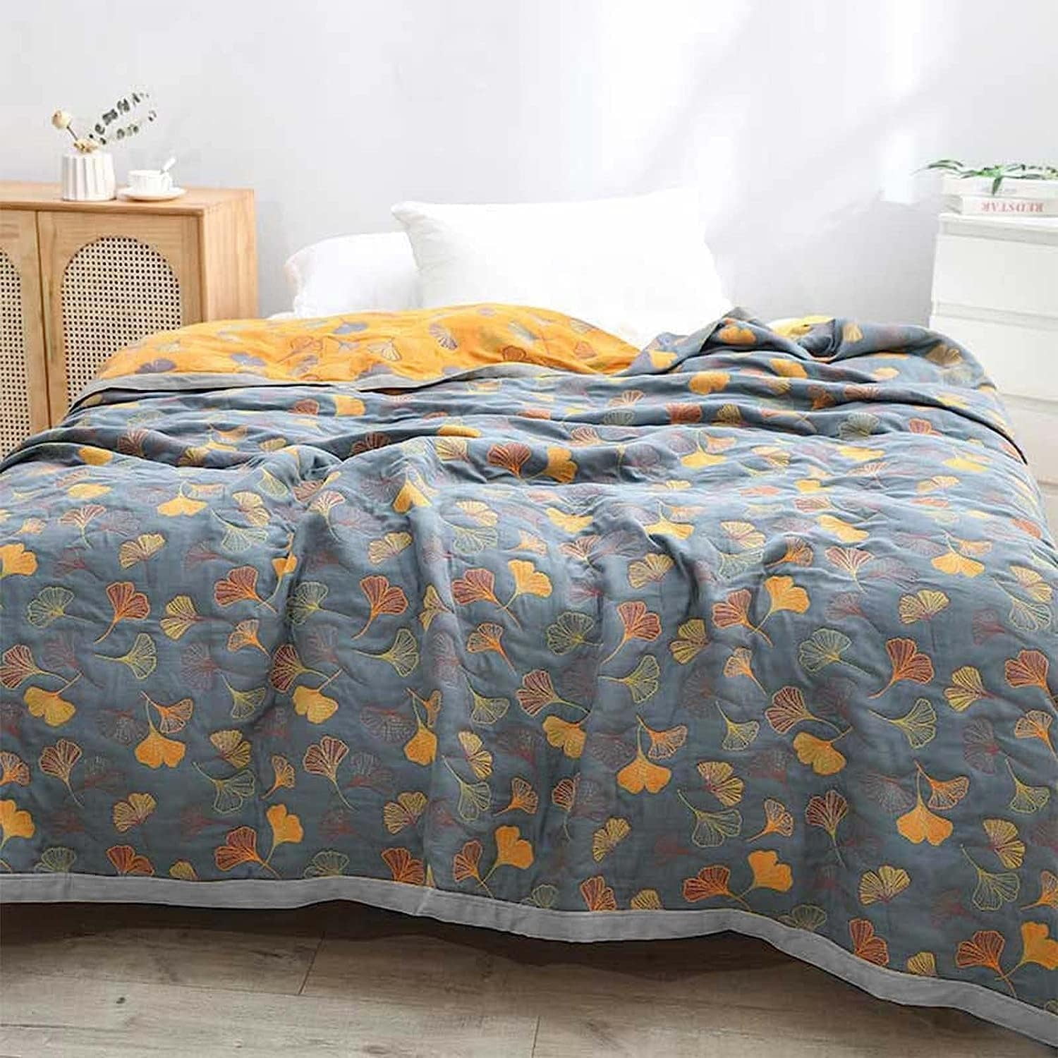 GinkgoLeaf Pattern Cotton Reversible Quilt - Ultra Soft Lightweight Breathable Ginkgo Leaf Pattern Quilt,Air Conditioning Quilt - Queen and King Size Bedding (90" W X 98" L)