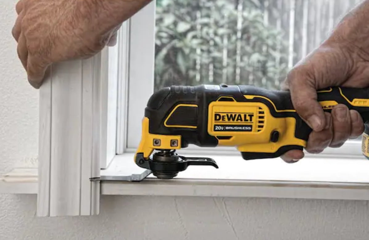 Dewalt Atomic Compact Series Oscillating Multi Tool with Battery and Charger
