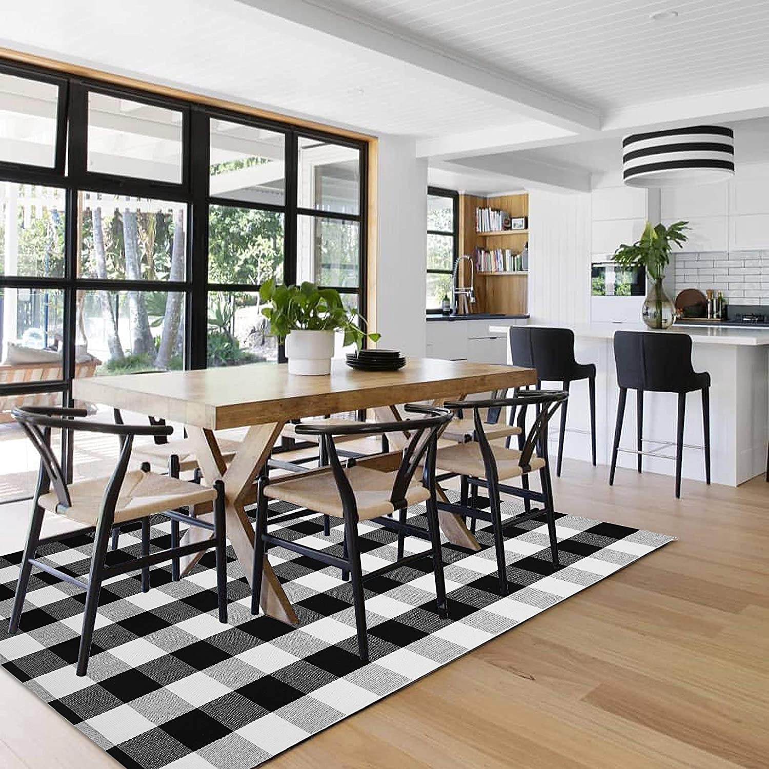 iOhouze Buffalo Plaid Outdoor Rugs Black and White 4'x6' Area Rug, Cotton Hand-Woven Washable Front Door Mat Indoor Outdoor Check Rugs for Front Porch Kitchen Entryway Patio Bathroom