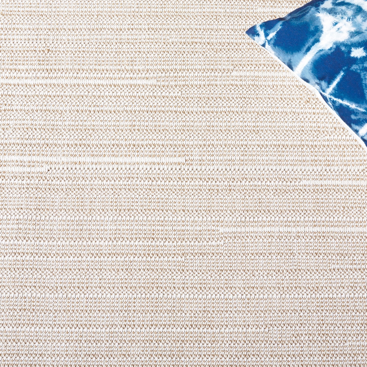 SAFAVIEH Global Daley Bordered Indoor/Outdoor Runner Rug, Beige/Light Beige, 2'2" x 8'
