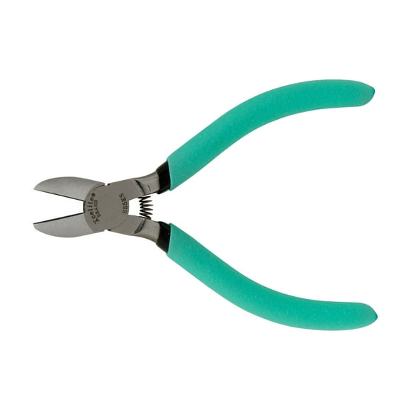 Xcelite Coupe-Plomb Diagonal avec Ressort à Bobine, Mâchoire Semi-Encastrée, Longueur 5 Pouces, Longueur Mâchoire 49/64 Pouces, Poignée de Préhension Coussin Vert