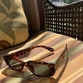 thumbnail image 3 of Gafas de sol rectangulares para mujer Gafas de conducción retro Marco cuadrado estrecho de moda vintage de los años 90 Adepaton HMJM368-2, 3 of 7