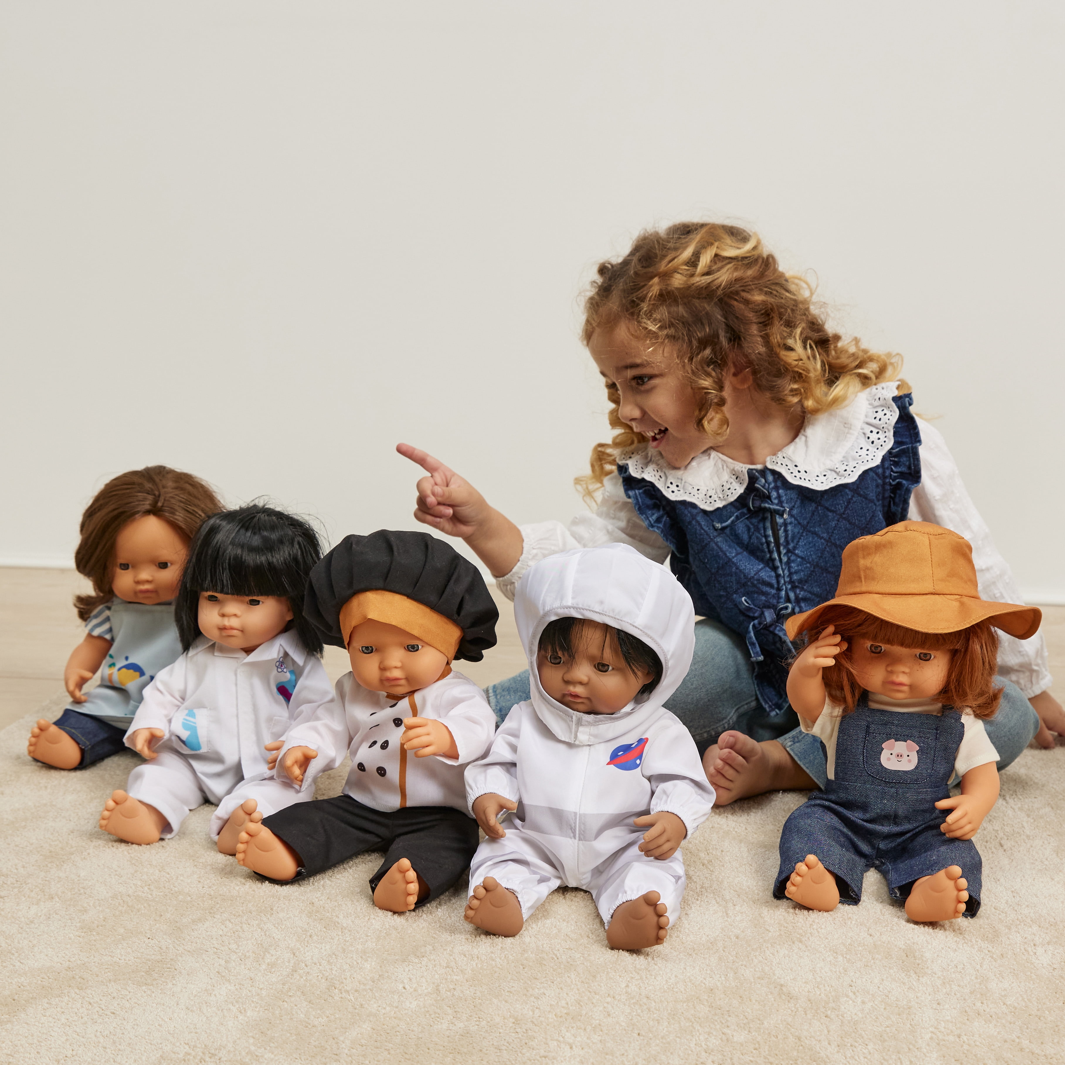 Miniland Set 6 Professional Clothing Sets 15"