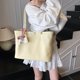 thumbnail image 3 of Bolso de mano sencillo y moderno de alta capacidad para mujer, primavera y verano 2025, nuevo bolso de hombro bajo el brazo de estilo coreano de moda., 3 of 5